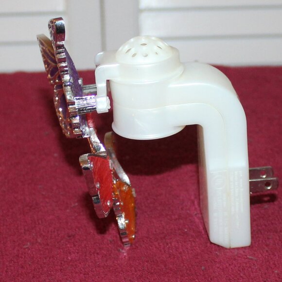 Bath & Body Works Wallflowers Plug in th Butterfly Trio or Spring Butterflies - Picture 6 of 6